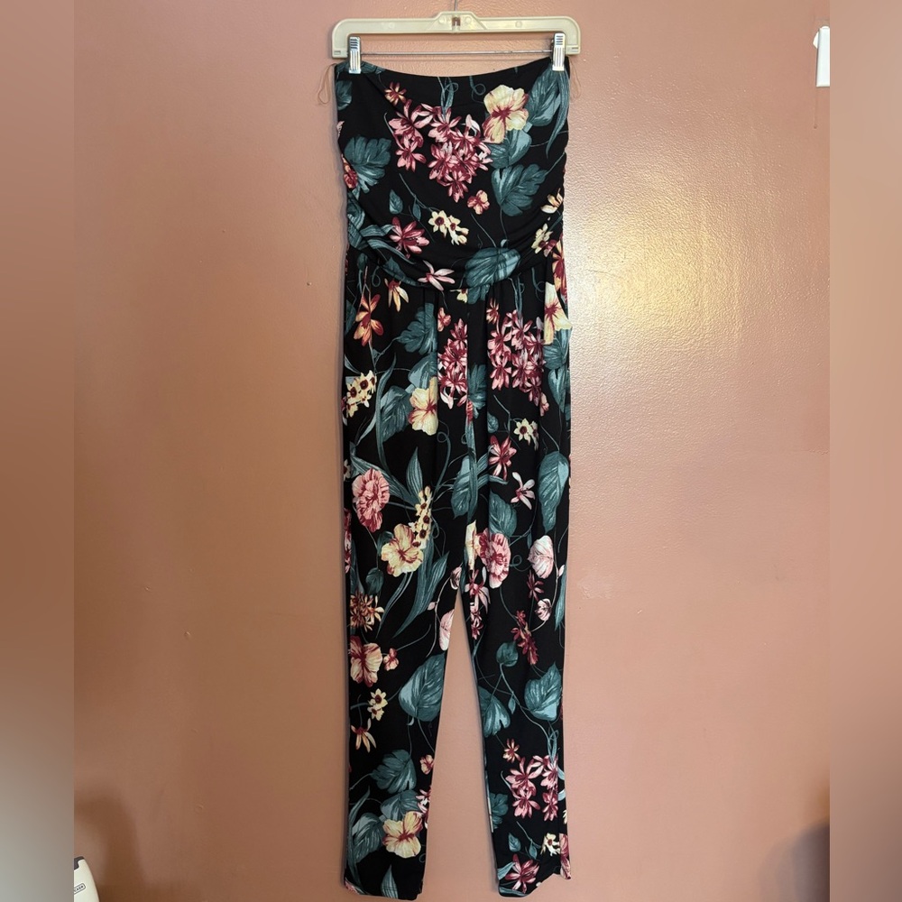 PAPAYA FLORAL JUMPSUIT SIZE MEDIUM